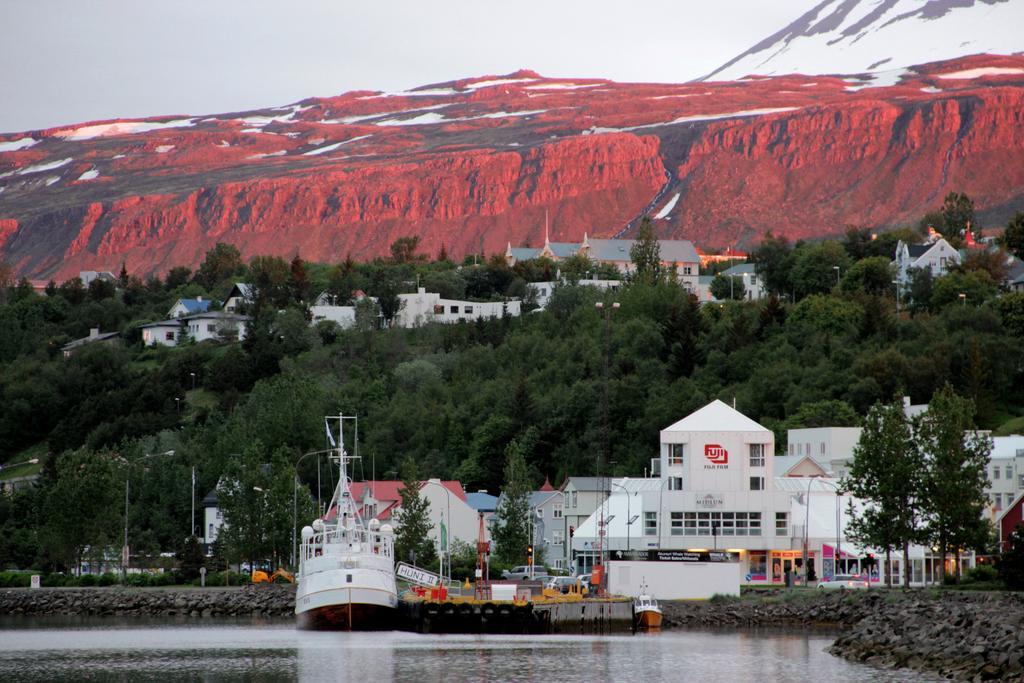 Acco Guesthouse Akureyri Buitenkant foto