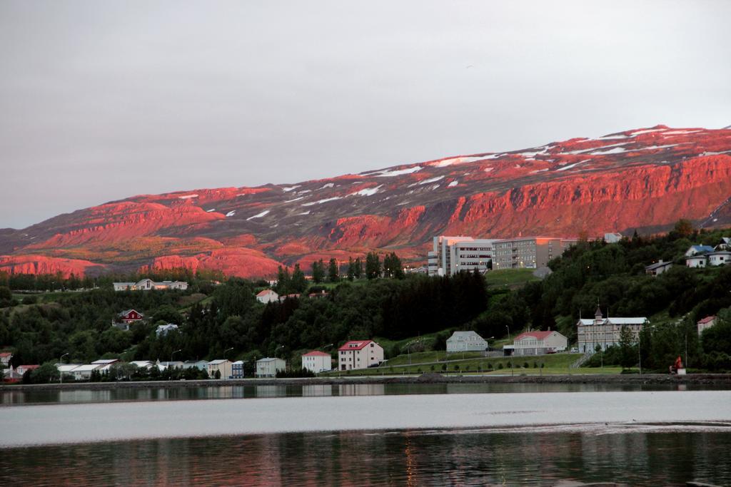 Acco Guesthouse Akureyri Buitenkant foto